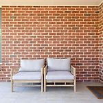 Adorable 1-Bedroom Kuzman Guesthouse