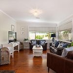 Flora Cottage