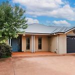 Nikki\'S On Market St - A Central Country Abode
