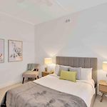 Currawong Bungalow - An Idyllic Group Stay In Town