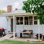 Court House Hideaway - Country Comfort In Town
