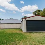 Court House Hideaway - Country Comfort In Town