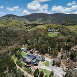 \'Tyalla Lodge\' Unique Luxe Design In The Mountains