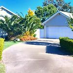 270 On Church - Entire Villa With Spacious Alfresco Area