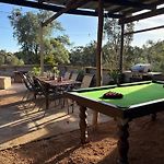 Frog Hill 8 Bedroom Luxe Rural Retreat Near Town With 2 Houses
