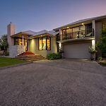 Red Lotus Estate - Grand, Scenic And Made For Groups