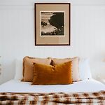 Mygoura Cottage - Charming Country Living In Town