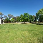Tilia Estate - Wine Country Haven With Games Room