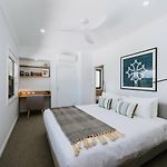 Petit Verdot - A Central Luxe Wine Retreat