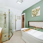 Bathurst Lodge - Historic Modern Retreat With Alfresco