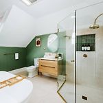 Bathurst Lodge - Historic Modern Retreat With Alfresco