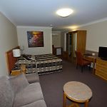 Winning Post Motor Inn