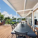 \'Waratah Up Douro\' Sunny Central Mudgee Escape