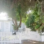 Charming 4 Bedroom House With Firepit And Alfresco