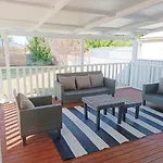 Charming 4 Bedroom House With Firepit And Alfresco