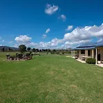 \'Orana Grove\' Reset At A Mudgee Vineyard Getaway