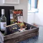 Cavalo - Explore Wine Country From This Art-Filled Family Stay