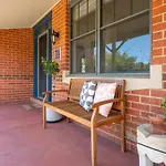 Cavalo - Explore Wine Country From Art-filled Family *