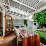 The Birdhouse - Your Well-Deserved Country Retreat