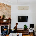 The Birdhouse - Your Well-Deserved Country Retreat