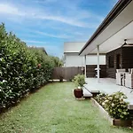 The Top Spot - A Modern All-Season Retreat