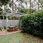 The Top Spot - A Modern All-Season Retreat