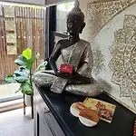 Apartment Red Lotus Retreat