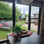 Red Lotus Retreat Apartment *