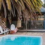 'the Gladstone' An Expansive Outdoor Oasis In Town
