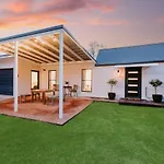 \'The Gladstone\' An Expansive Outdoor Oasis In Town