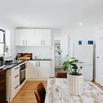 'the Gladstone' An Expansive Outdoor Oasis In Town * Mudgee