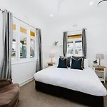 'the Gladstone' An Expansive Outdoor Oasis In Town *