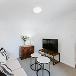 'the Gladstone' An Expansive Outdoor Oasis In Town Holiday home Mudgee