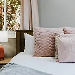 Seven Tree Hill - An Enchanting Family Homestead * Mudgee