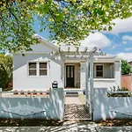 Two Daughters Cottage - Refined Country Living