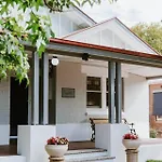 'haylock' Luxe Country Charm In Mudgee's Centre *