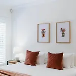 'haylock' Luxe Country Charm In Mudgee's Centre *