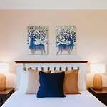 Macquarie Manor - Experience Grand Country Living *