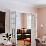 Macquarie Manor - Experience Grand Country Living Holiday home *