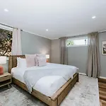 Seven Tree Hill - An Enchanting Family Homestead *