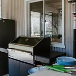 Seven Tree Hill - An Enchanting Family Homestead