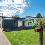 Clematis Cottage - Indoor-Outdoor Mudgee Lifestyle