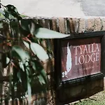 \'Tyalla Lodge\' Unique Luxe Design In The Mountains
