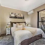 Red Lotus Retreat Apartment