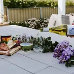 White Lavender Cottage - A Mudgee Garden Escape