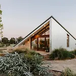 Oak Studio At Kavillo