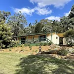 Frog Hill 8 Bedroom Luxe Rural Retreat Near Town