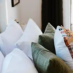 Grevillea - A Serene Haven For Couples Guest house