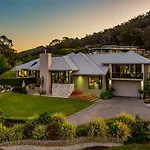 Red Lotus Estate - Grand, Scenic And Made For Groups