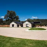 Rosella Suite - An Accessible Couples\' Retreat